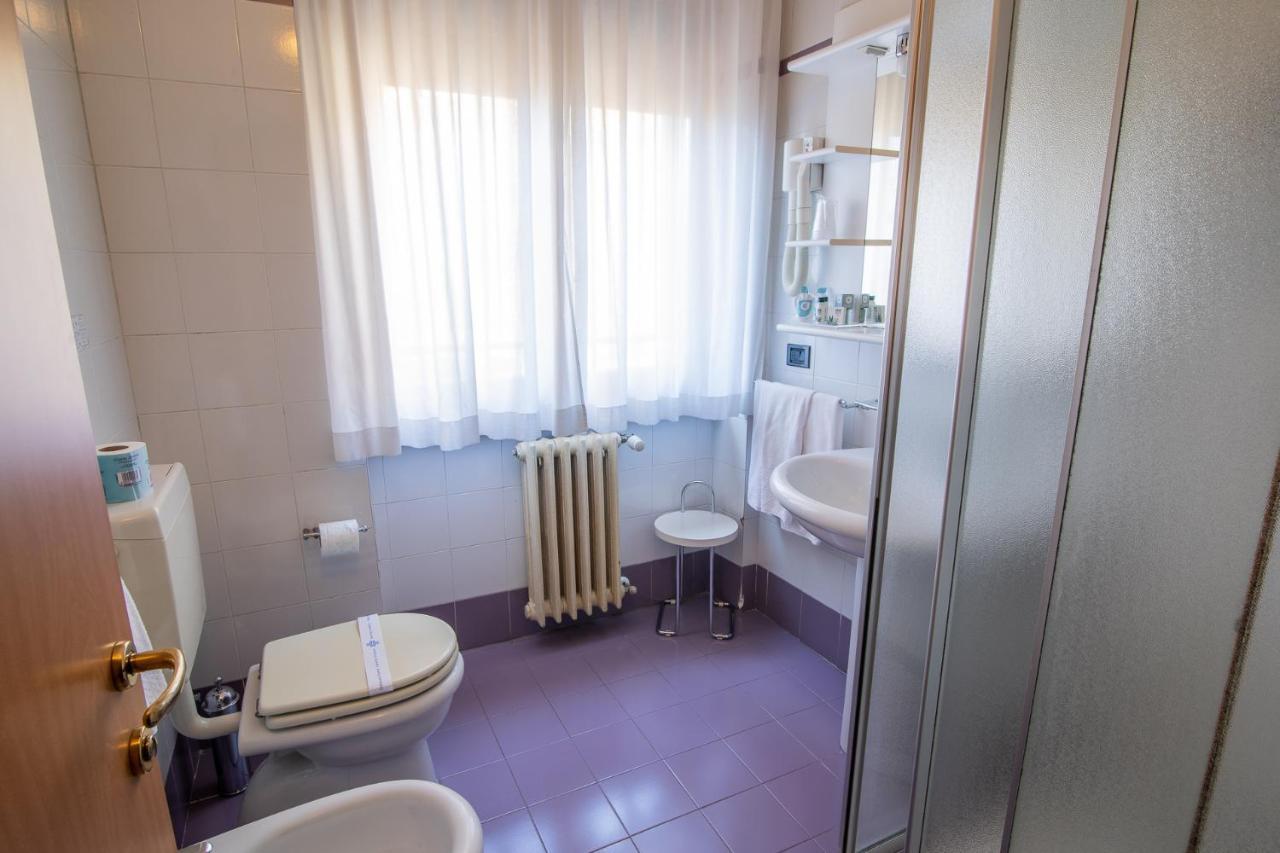 Hotel Vittoria Сондрио Экстерьер фото
